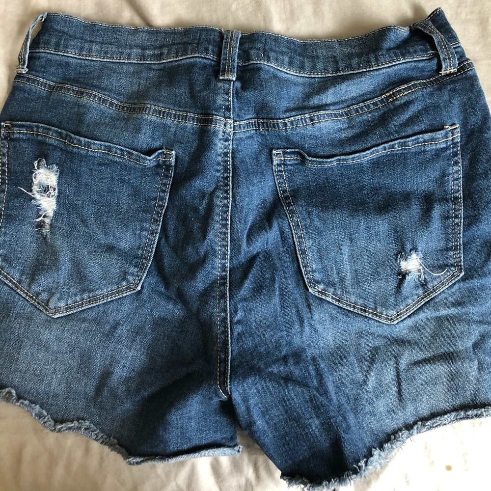Shorts - Picture 2 of 2